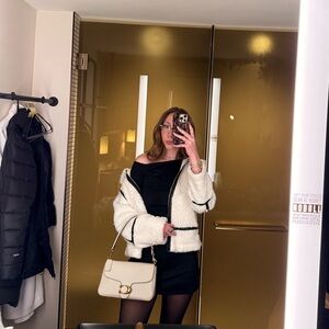 Meet your Posher, Cass